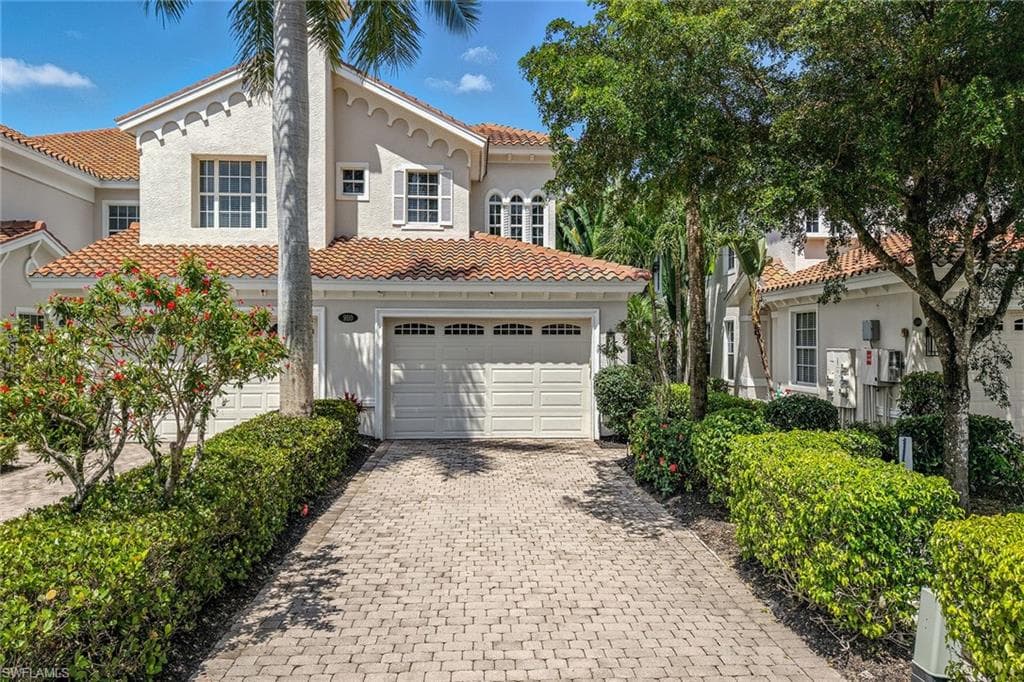 9110 Cascada WAY 202 NAPLES, FL 34114