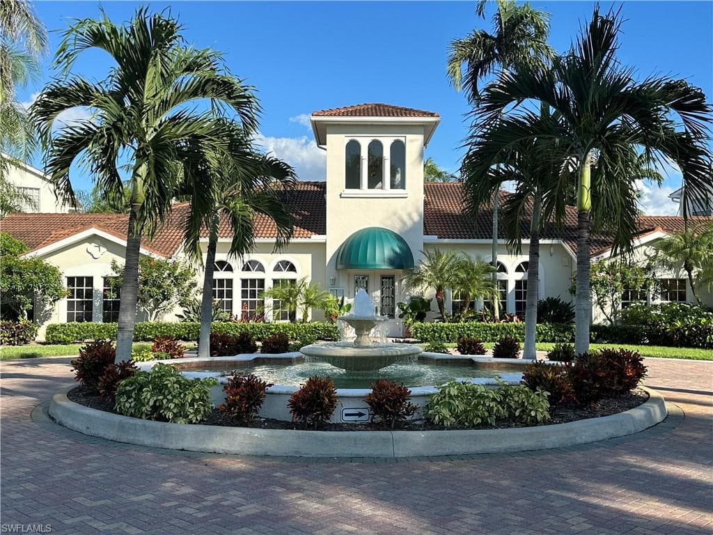 4690 Saint Croix LN 418 NAPLES, FL 34109