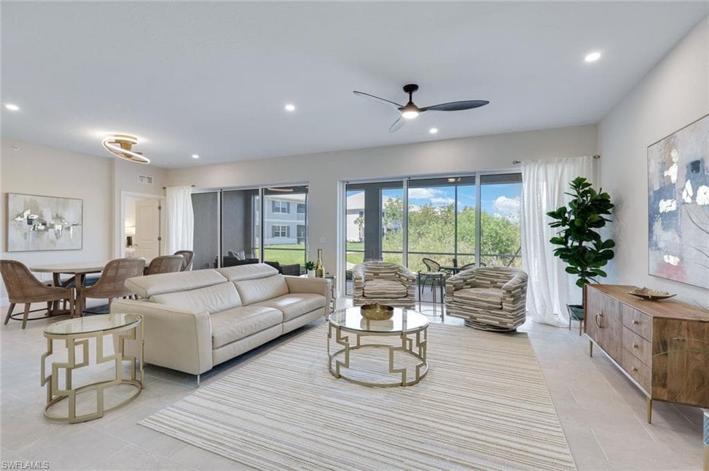 322 Indies DR W 102 NAPLES, FL 34114