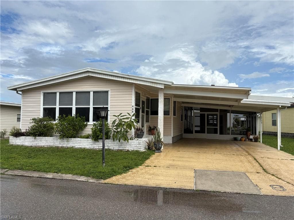 448 Snead DR NORTH FORT MYERS, FL 33903