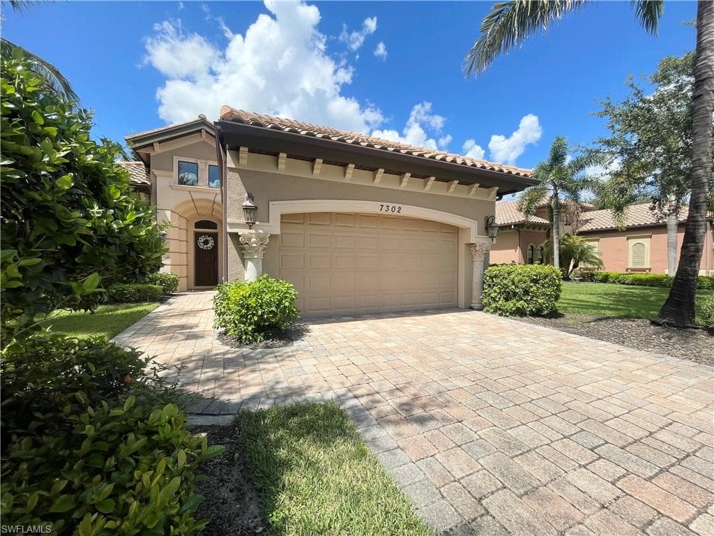 7302 Acorn WAY NAPLES, FL 34119