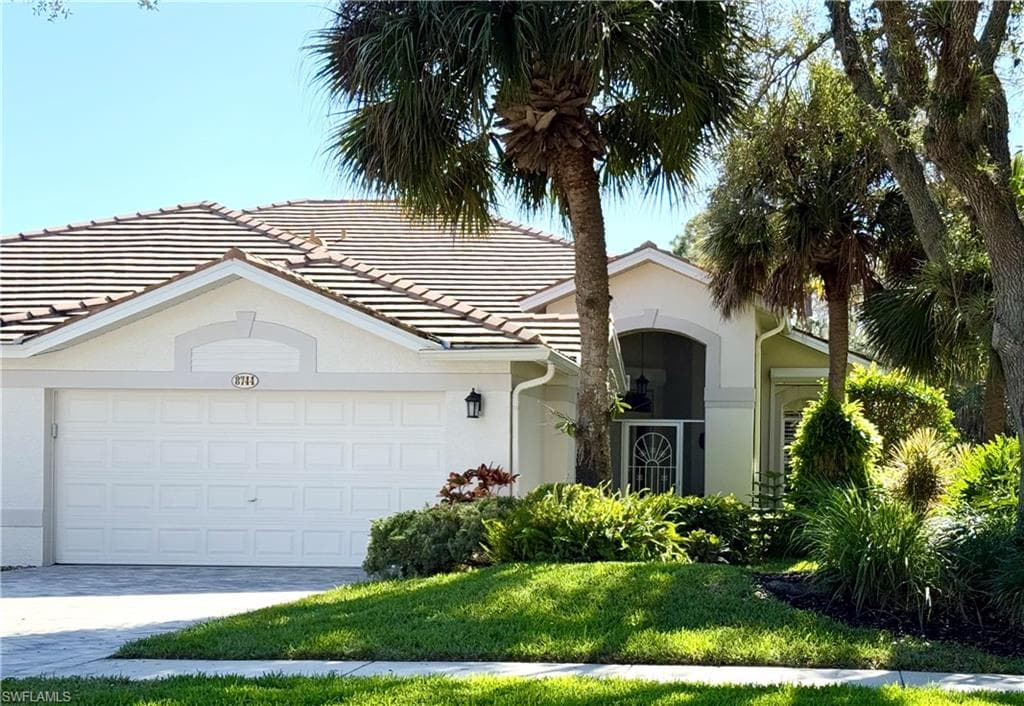 8744 Naples Heritage DR E28 NAPLES, FL 34112