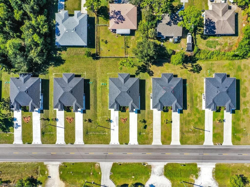 4921/4923 Leonard BLVD S LEHIGH ACRES, FL 33973