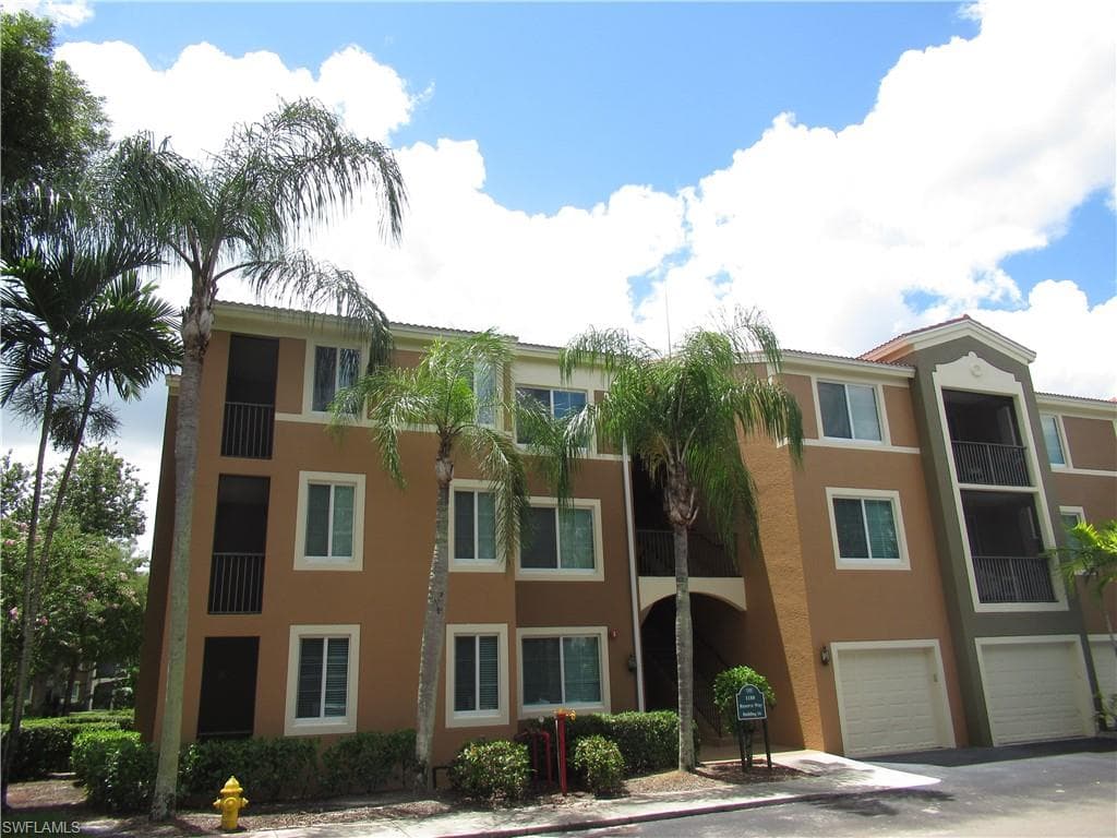1180 Reserve WAY 104 NAPLES, FL 34105