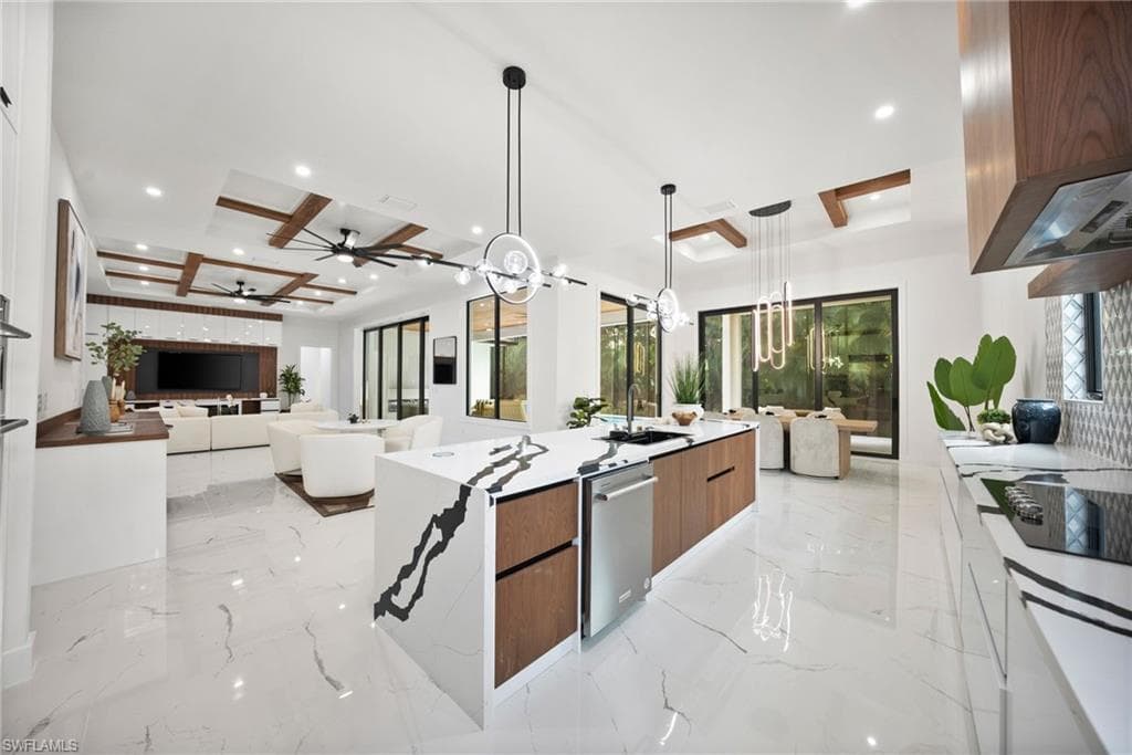 135 7th ST N NAPLES, FL 34102
