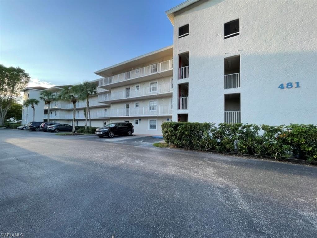 481 Quail Forest BLVD B302 NAPLES, FL 34105