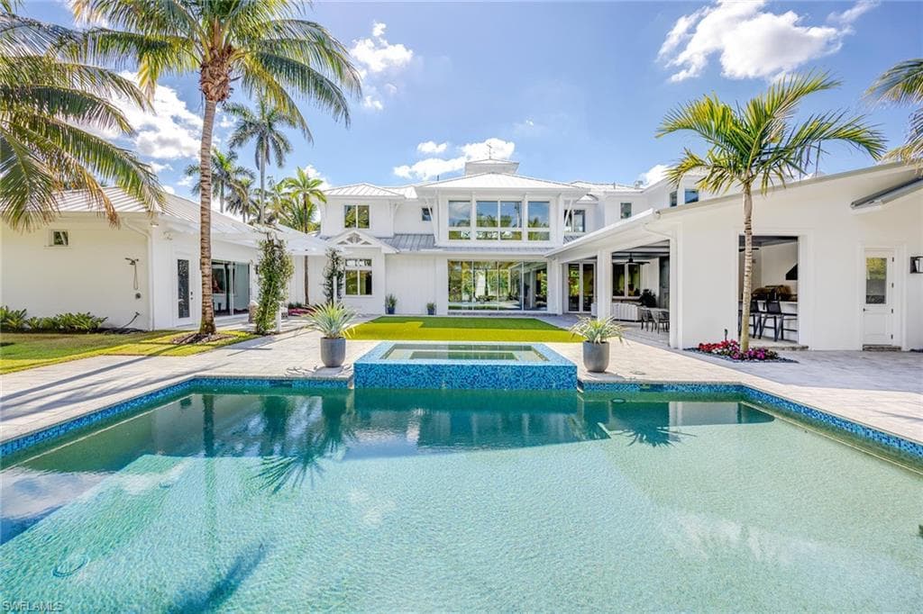 175 Center ST NAPLES, FL 34108