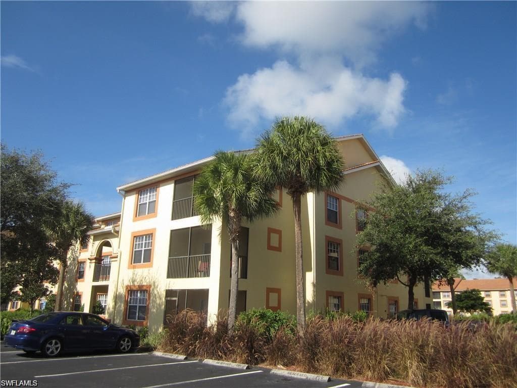 7985 Preserve CIR 1132 NAPLES, FL 34119