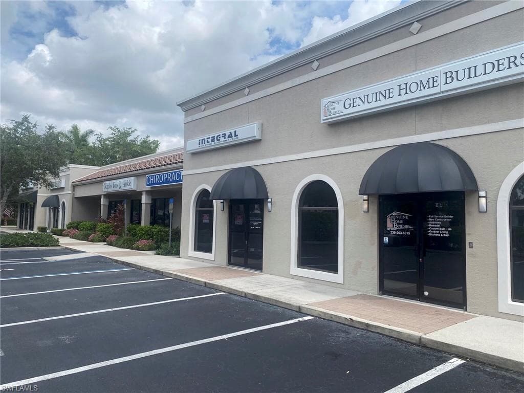 3940 Radio RD 106 NAPLES, FL 34104