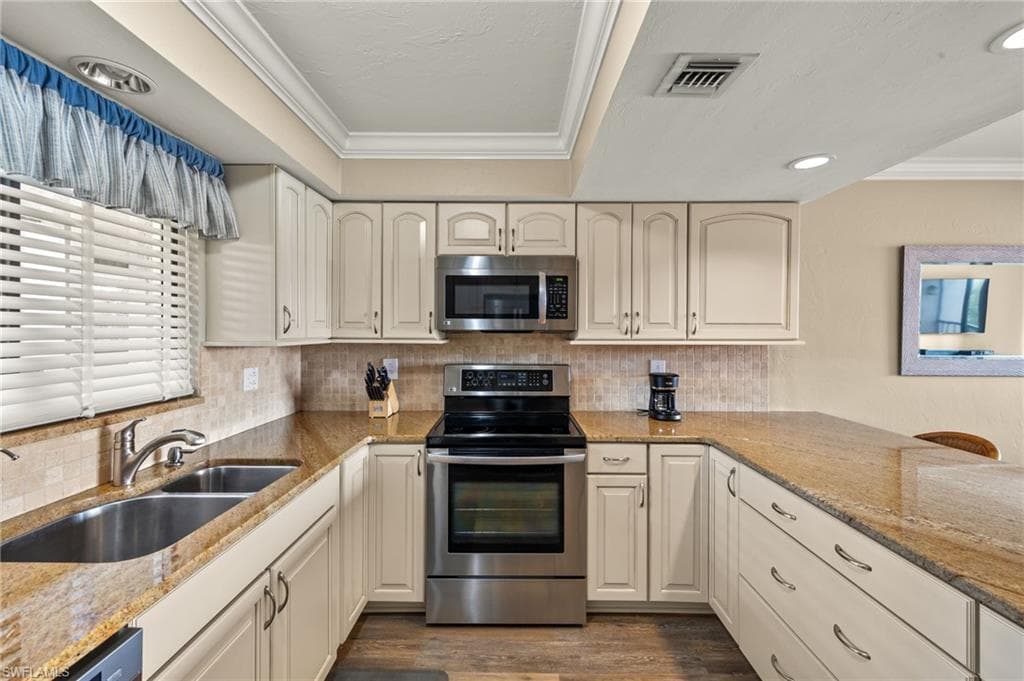 4200 Steamboat BEND 303 FORT MYERS, FL 33919
