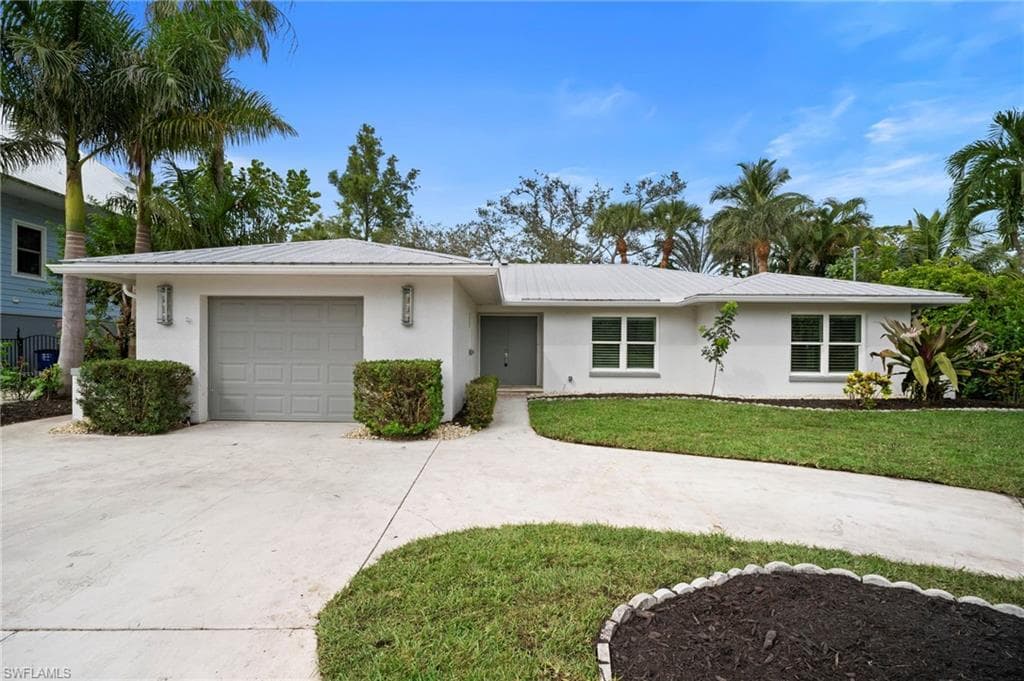 9964 Puopolo LN BONITA SPRINGS, FL 34135
