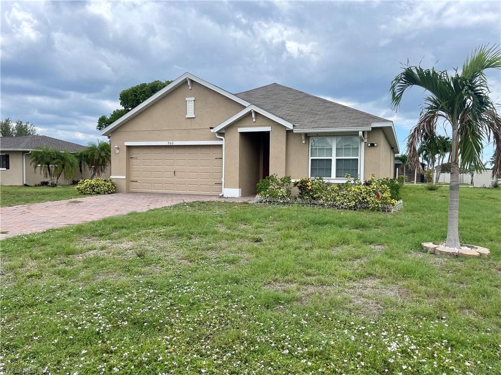 902 SE 31st TER CAPE CORAL, FL 33904