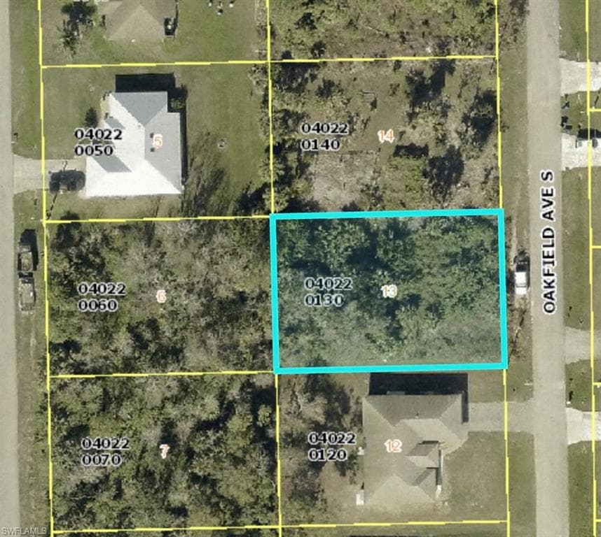 530 Oakfield AVE LEHIGH ACRES, FL 33974