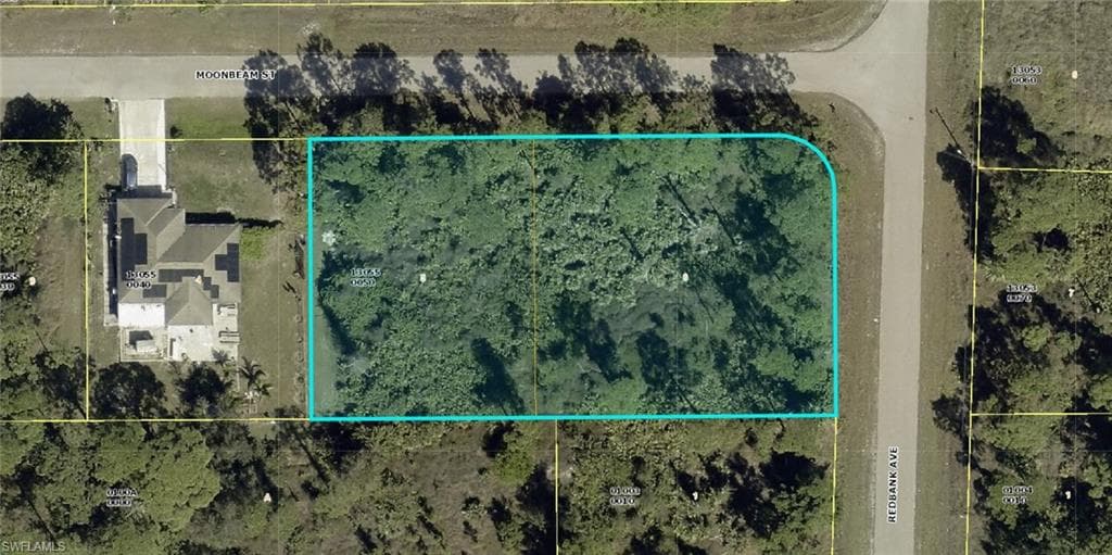 914 Moonbeam ST LEHIGH ACRES, FL 33974