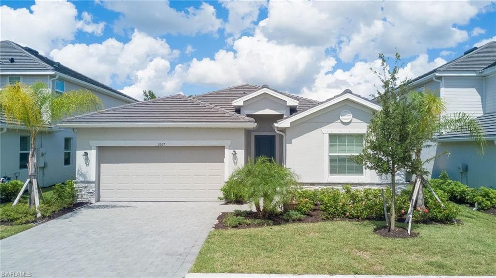 2667 Scarlet WAY NAPLES, FL 34120