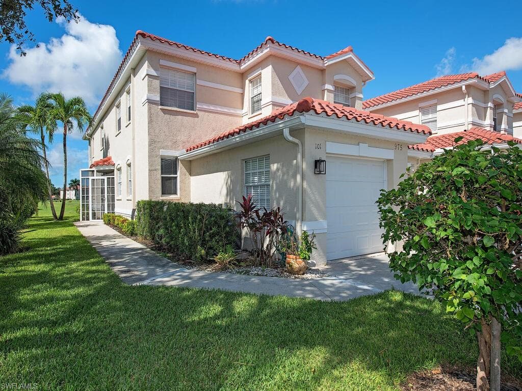 975 Eastham WAY E101 NAPLES, FL 34104