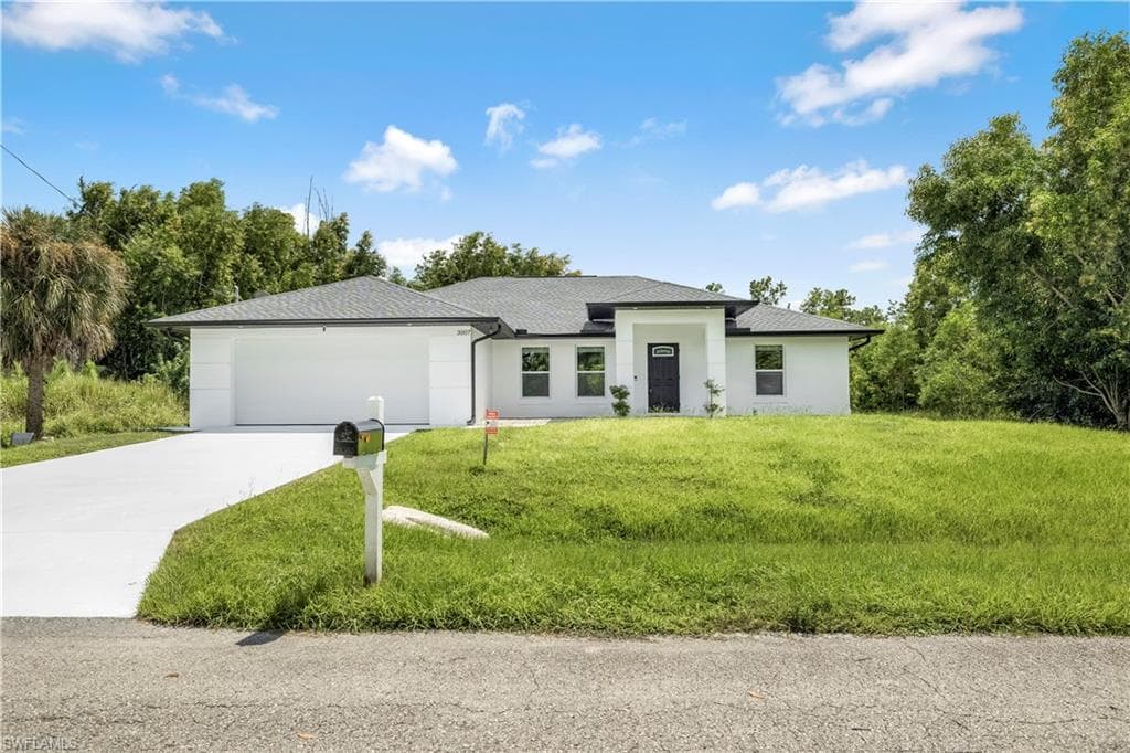 3007 24th ST W LEHIGH ACRES, FL 33971
