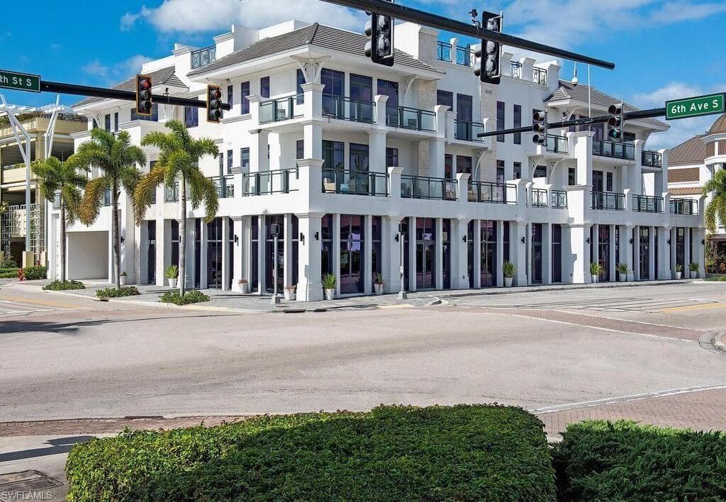 875 6th AVE S 204 NAPLES, FL 34102