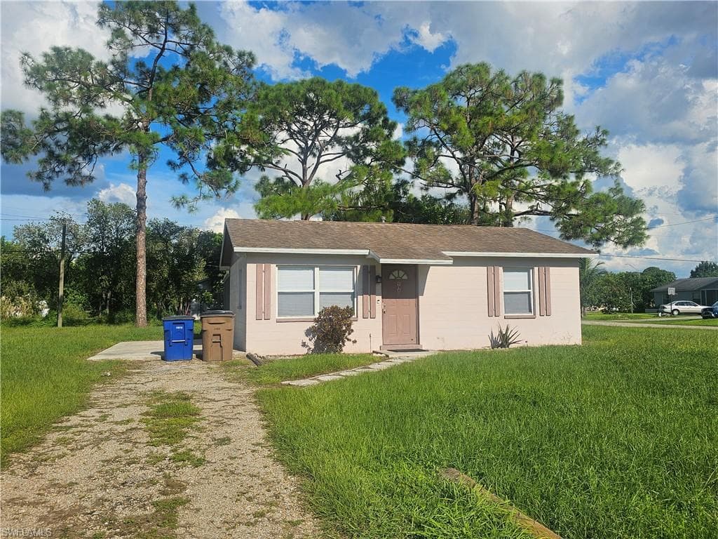 918 Gerald AVE LEHIGH ACRES, FL 33936