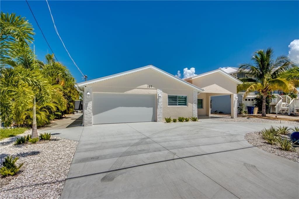 107 Albatross ST FORT MYERS BEACH, FL 33931