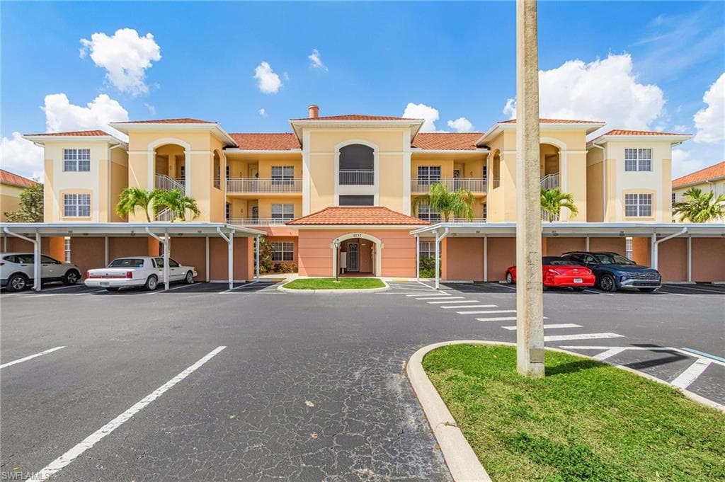 1137 Van Loon Commons CIR 203 CAPE CORAL, FL 33909