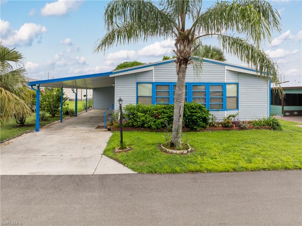 9266 Desoto DR NORTH FORT MYERS, FL 33903