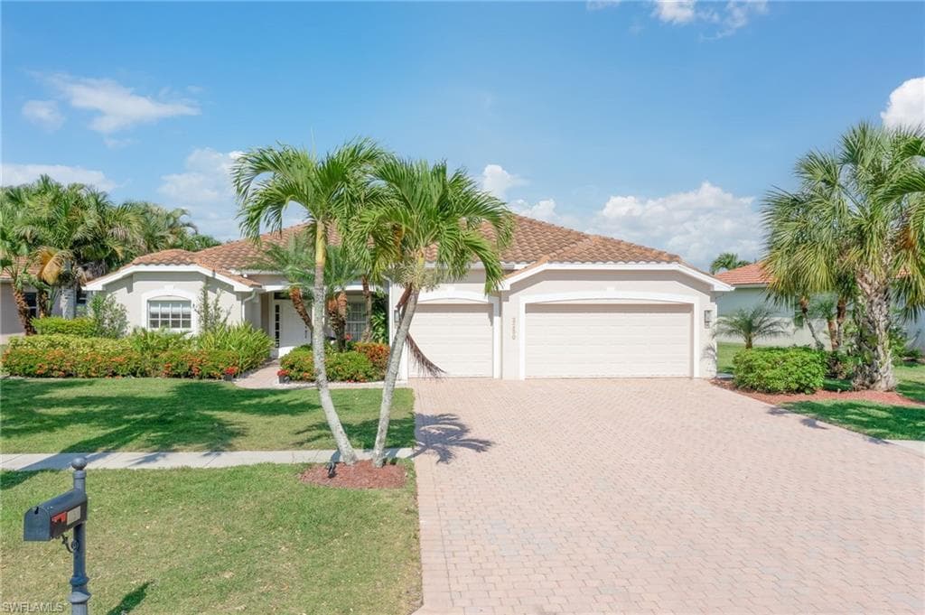 2250 Grove DR NAPLES, FL 34120