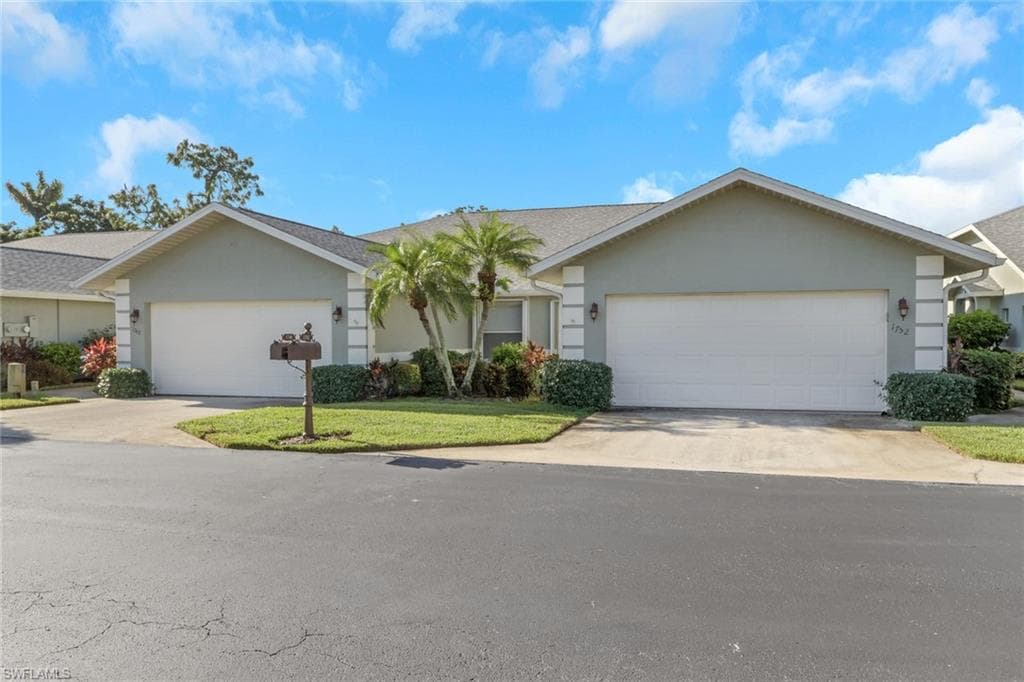 1752 Royal CIR NAPLES, FL 34112
