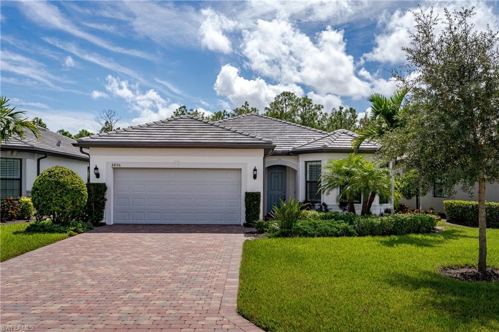 6856 Winding Cypress DR NAPLES, FL 34114