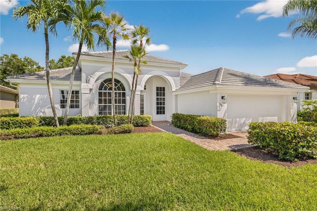 8812 Mustang Island CIR NAPLES, FL 34113