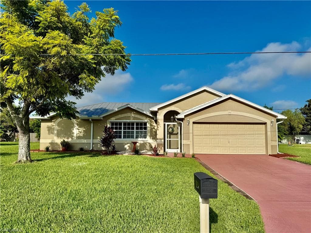 210 Plainfield ST LEHIGH ACRES, FL 33936