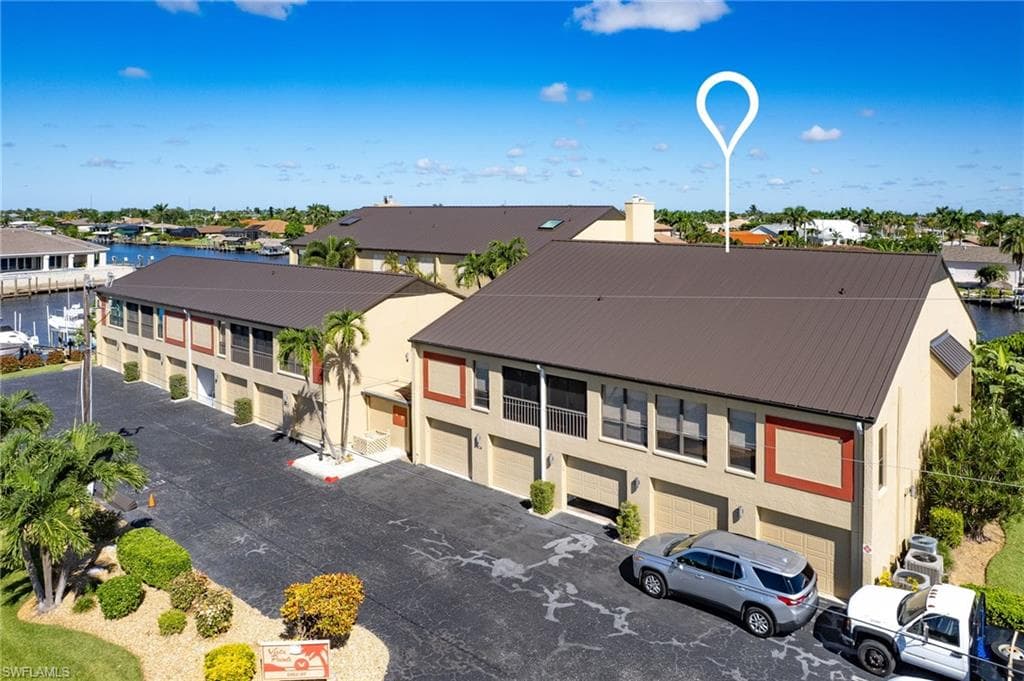 1907 SE 40th TER 102 CAPE CORAL, FL 33904