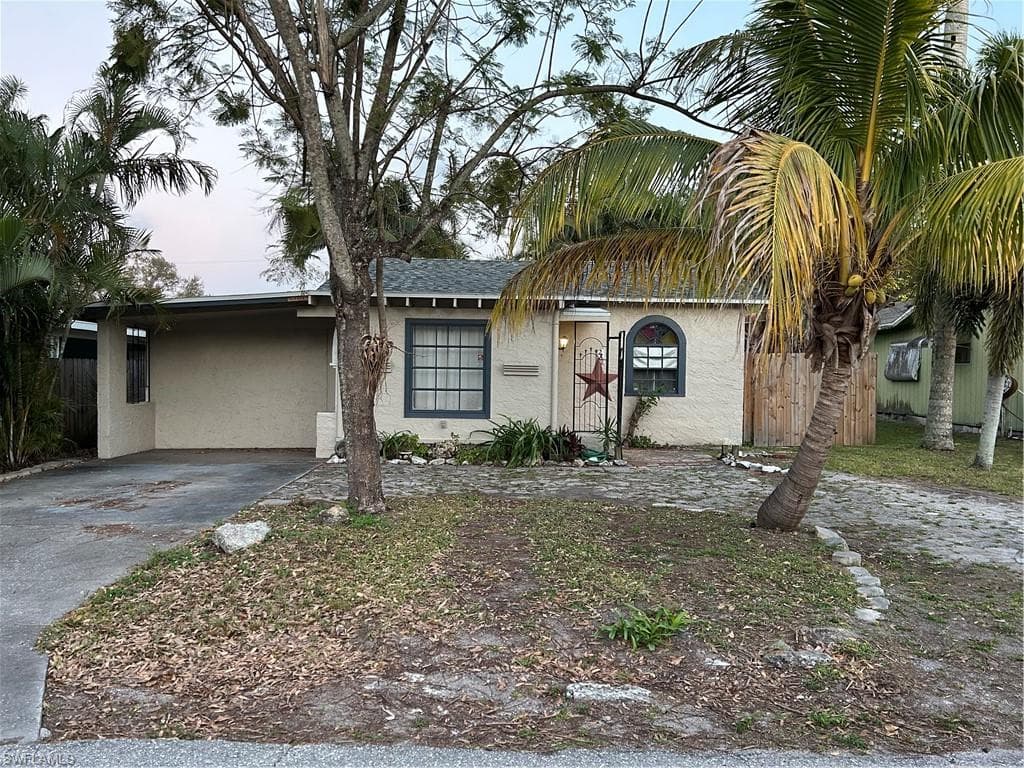 261 Kingston DR FORT MYERS, FL 33905