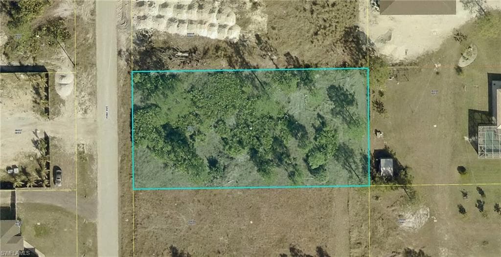 1004 Pine AVE LEHIGH ACRES, FL 33972