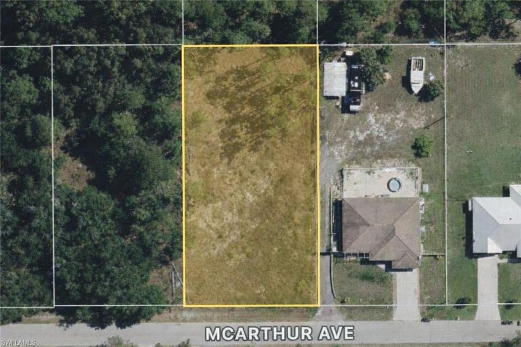 1206 McArthur AVE LEHIGH ACRES, FL 33972
