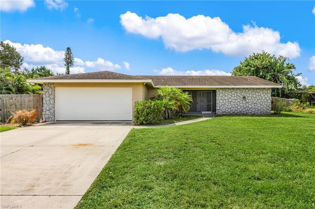 12325 River RD FORT MYERS, FL 33905