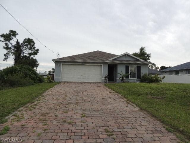 1521 NE 35th LN CAPE CORAL, FL 33909