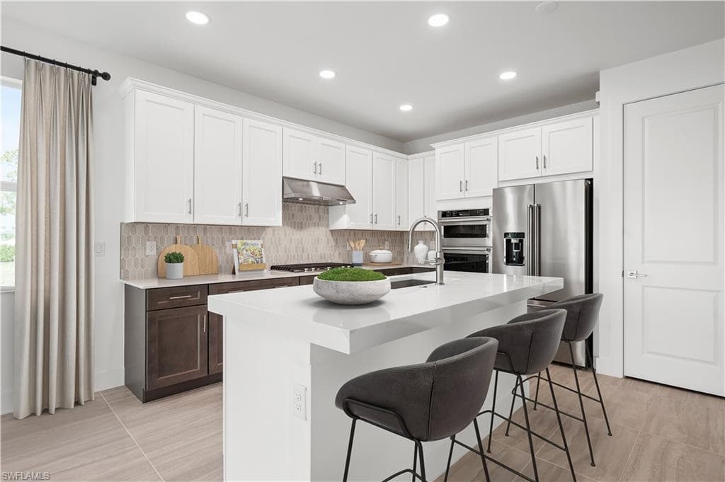 8913 Oceana WAY NAPLES, FL 34114