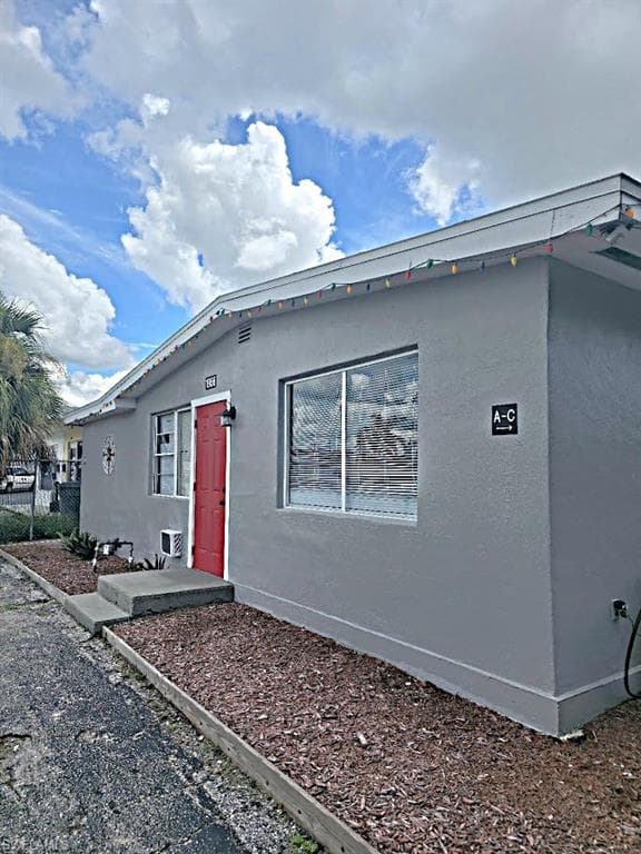 1956 Grove AVE B FORT MYERS, FL 33901