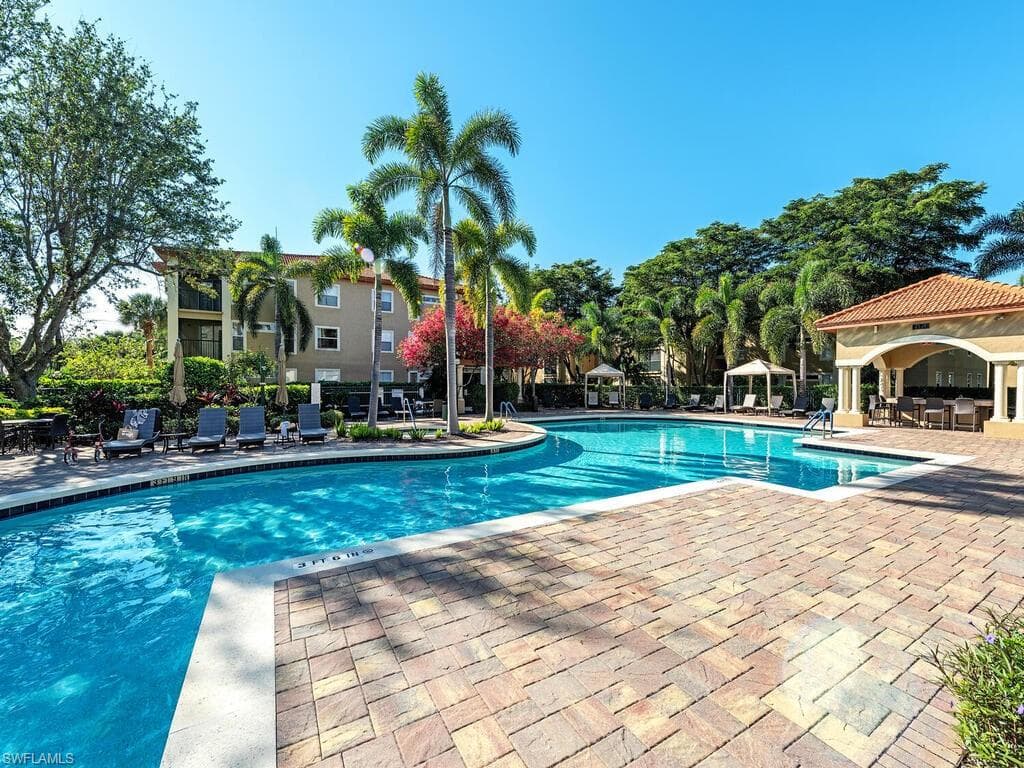 8861 Colonnades CT W 215 BONITA SPRINGS, FL 34135