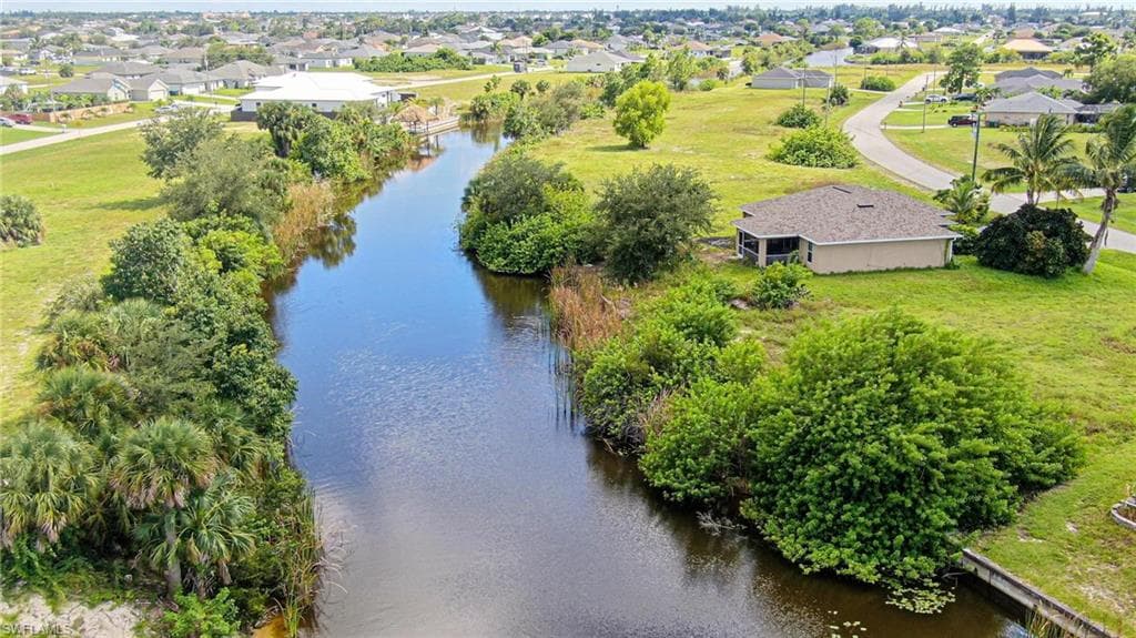 523 NW 19th PL CAPE CORAL, FL 33993