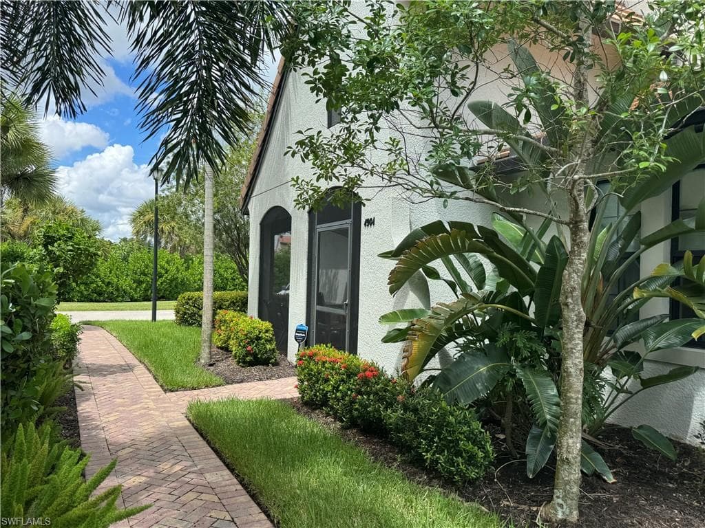 1431 Santiago CIR 1901 NAPLES, FL 34113