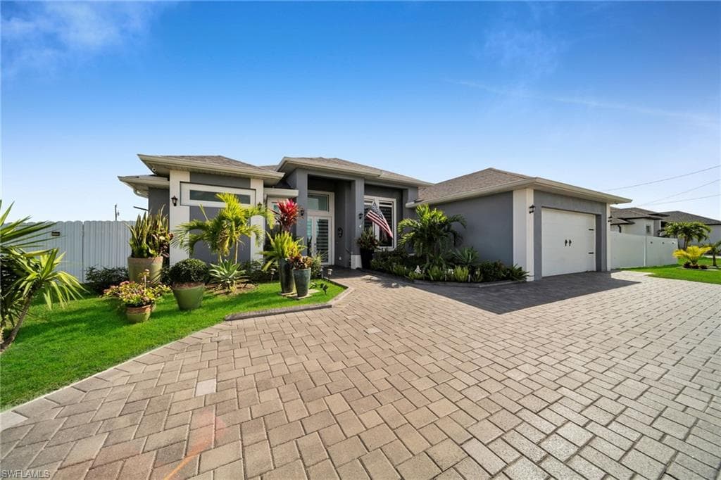 1214 Embers PKWY W CAPE CORAL, FL 33993