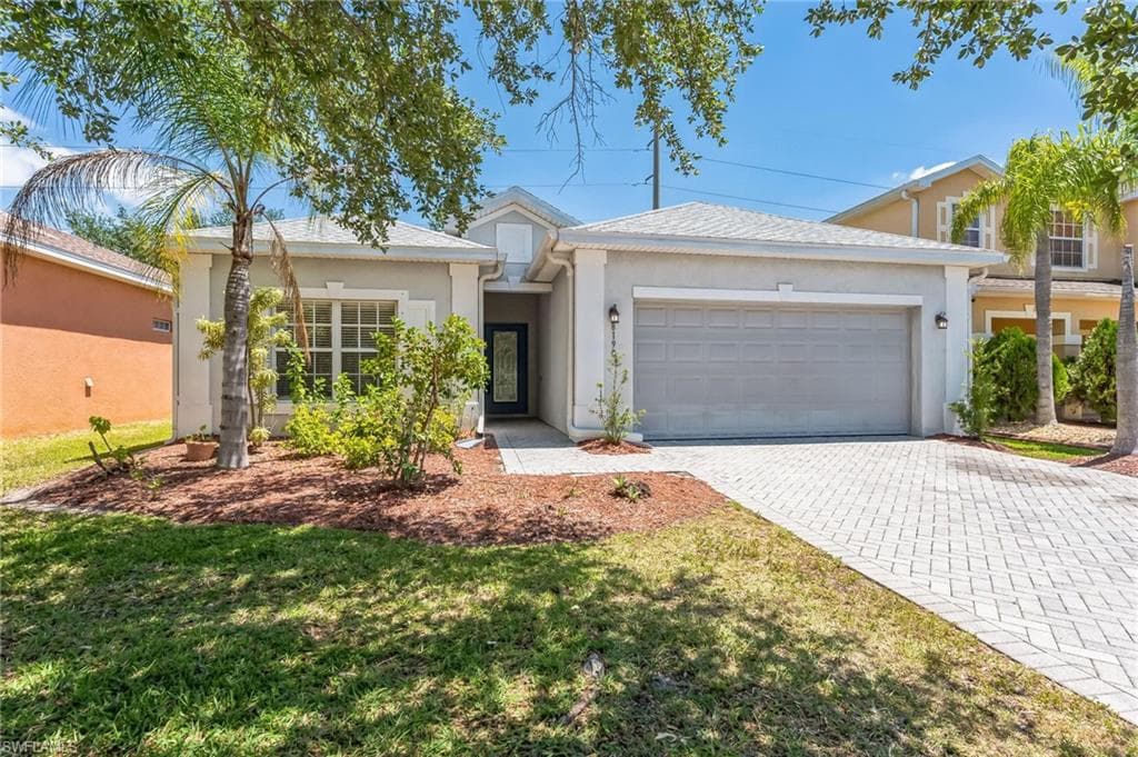 8190 Silver Birch WAY LEHIGH ACRES, FL 33971