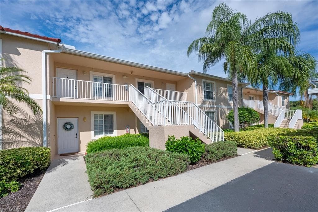 2895 Cypress Trace CIR 202 NAPLES, FL 34119
