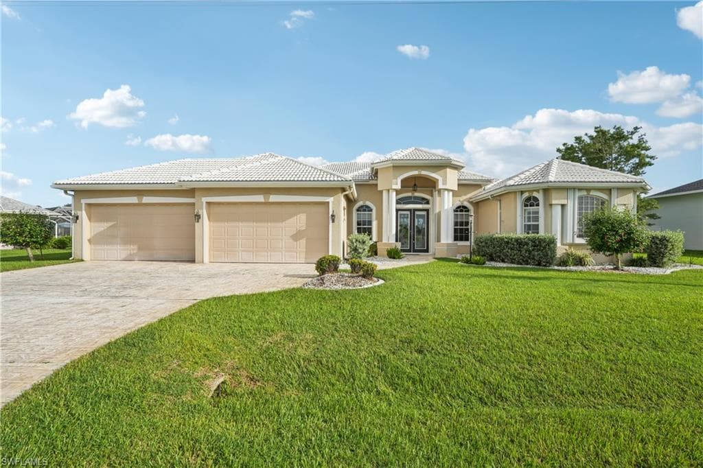 619 SW 43rd LN CAPE CORAL, FL 33914