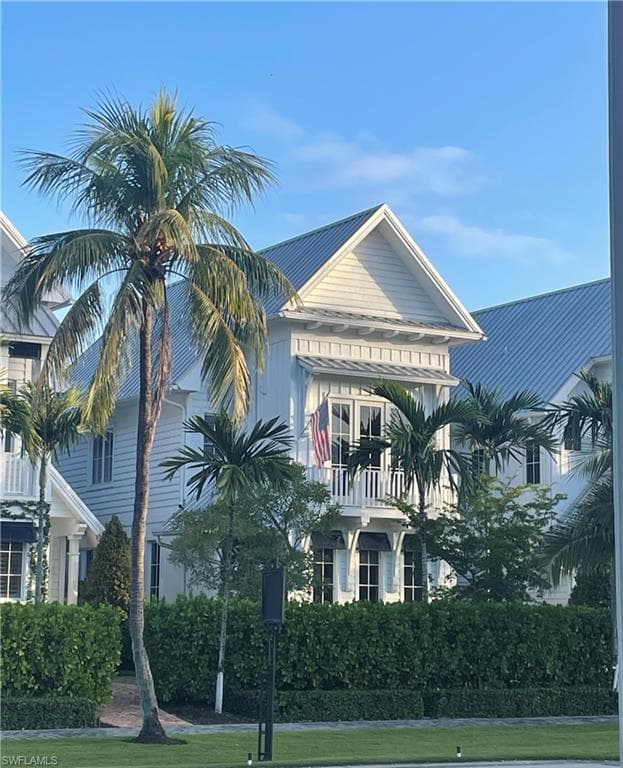 909 10th AVE S NAPLES, FL 34102