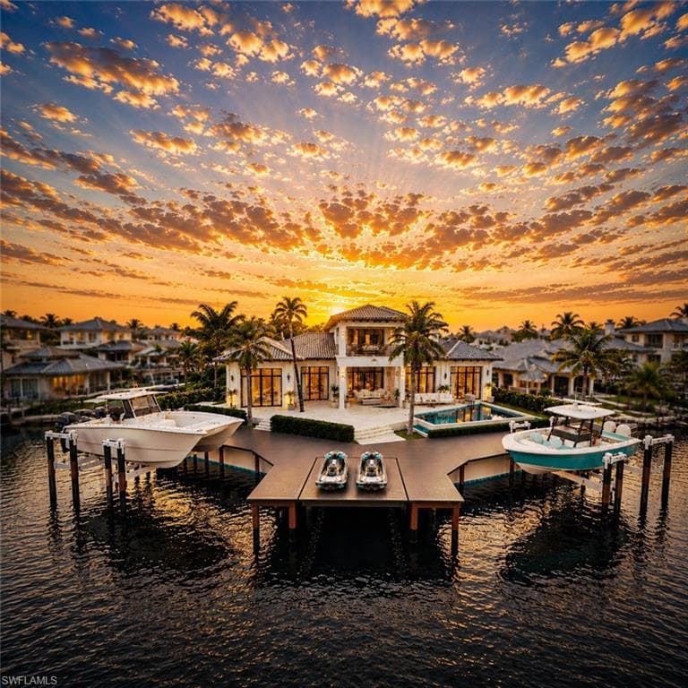 3164 Lakeview DR NAPLES, FL 34112