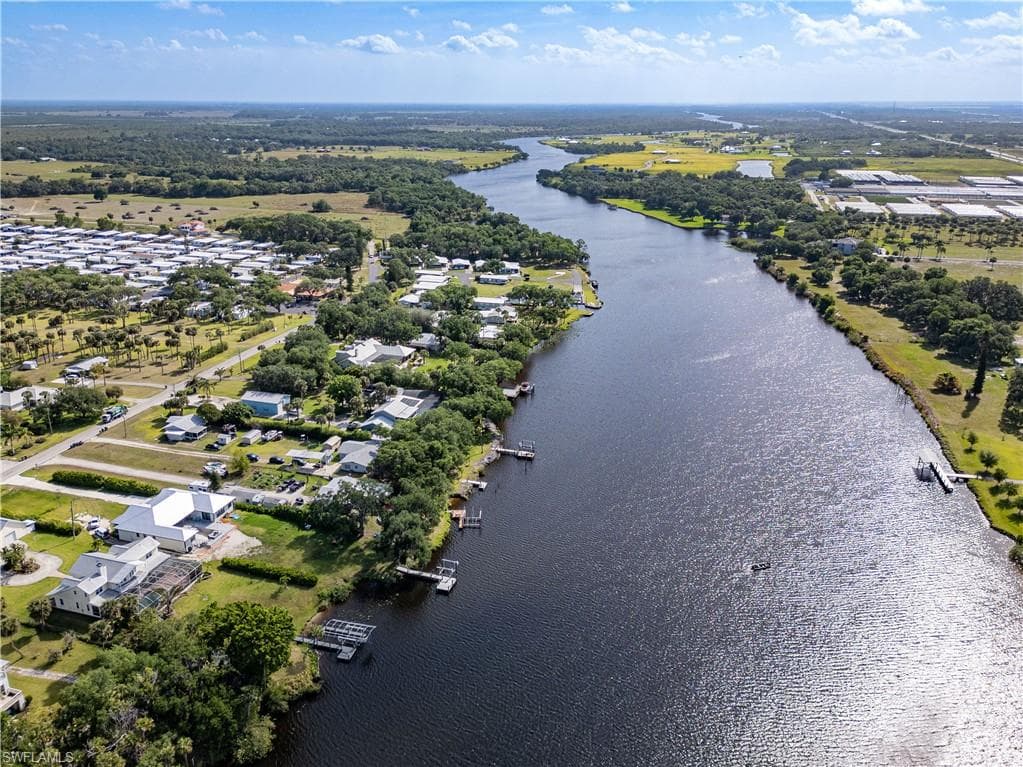 21900 Pearl ST ALVA, FL 33920