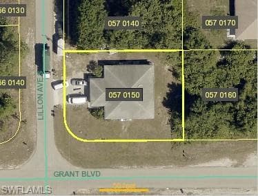 465-467 Lillon AVE S LEHIGH ACRES, FL 33974